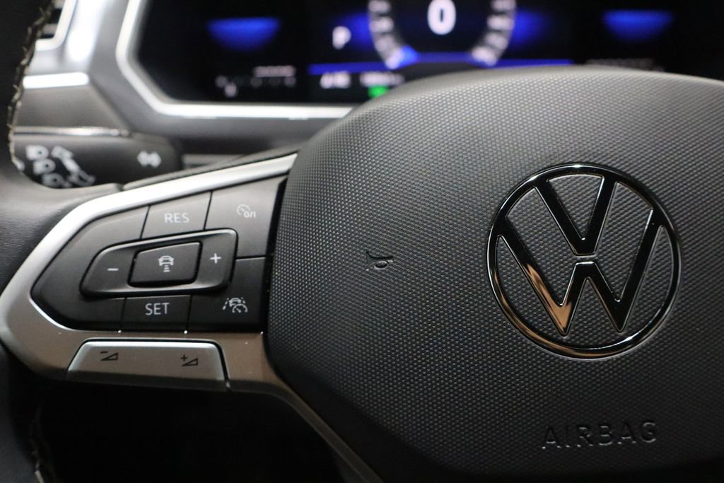 Used 2022 Volkswagen Tiguan SE image 25