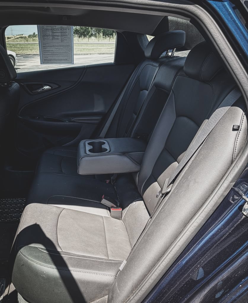 Used 2019 Chevrolet Malibu Hybrid w/ Leather Package FWD image 19