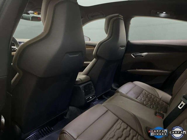 Used 2022 Audi e-tron GT Premium Plus image 19