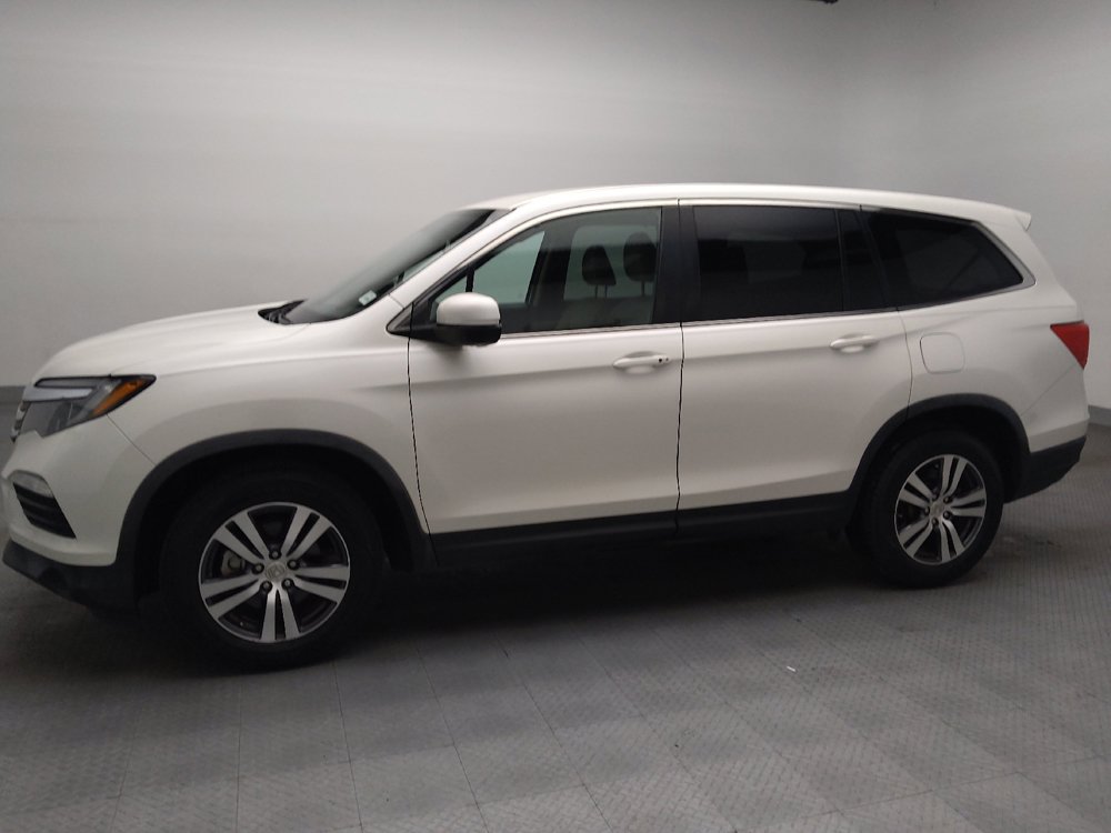 Used 2017 Honda Pilot EX image 2