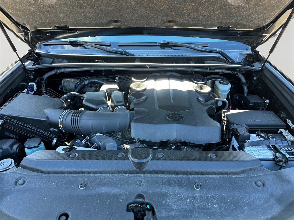 Used 2022 Toyota 4Runner SR5 Premium image 9