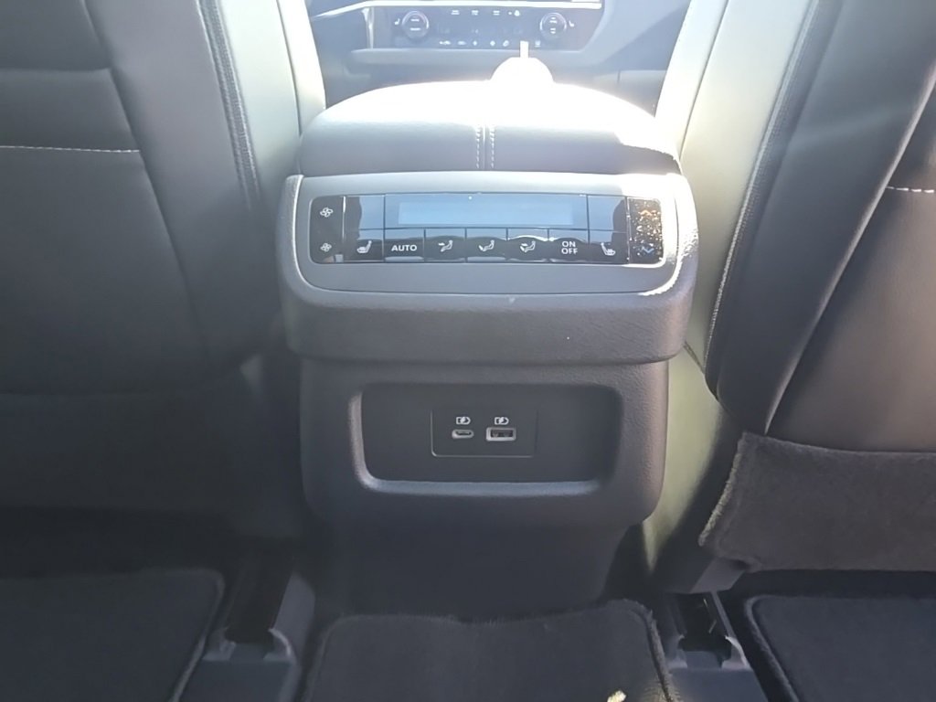 New 2025 Nissan Pathfinder SL image 35