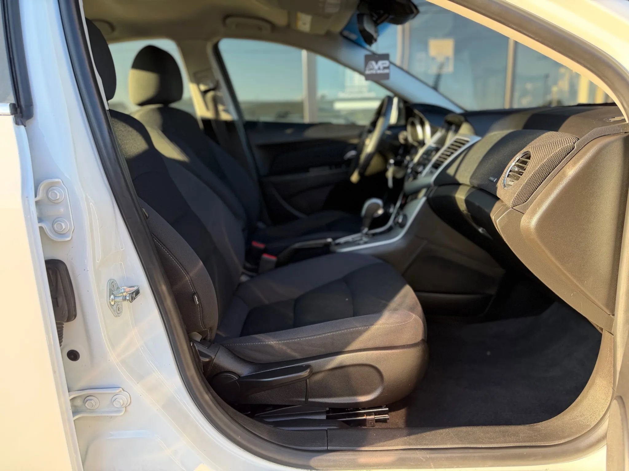 Used 2015 Chevrolet Cruze LT image 17