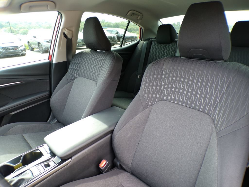 Used 2025 Toyota Camry LE FWD image 11