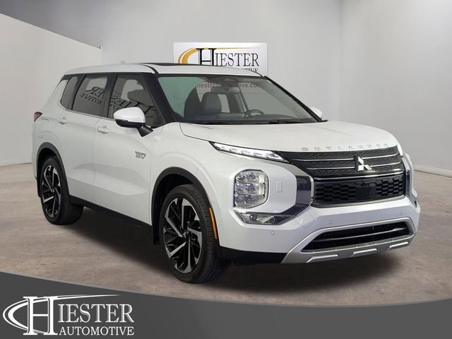 Used 2024 Mitsubishi Outlander SE AWD/4WD image 1