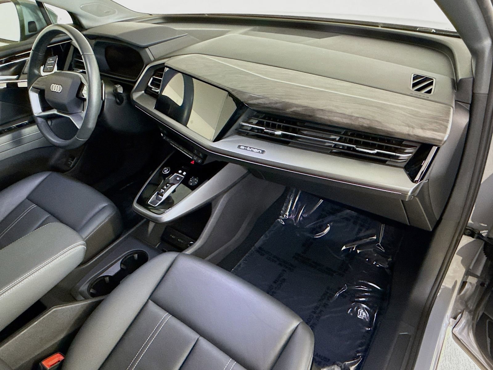 Used 2023 Audi Q4 e-tron Premium Plus w/ Premium Plus image 30