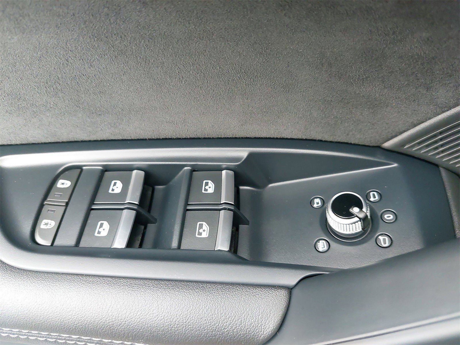 Used 2023 Audi SQ5 Prestige w/ Prestige Package image 33