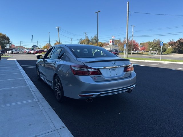 Used 2016 Honda Accord Sport image 4