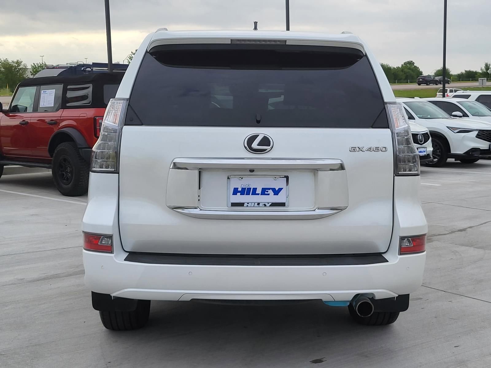 Used 2023 Lexus GX 460 Luxury w/ Accessory Package AWD/4WD image 4