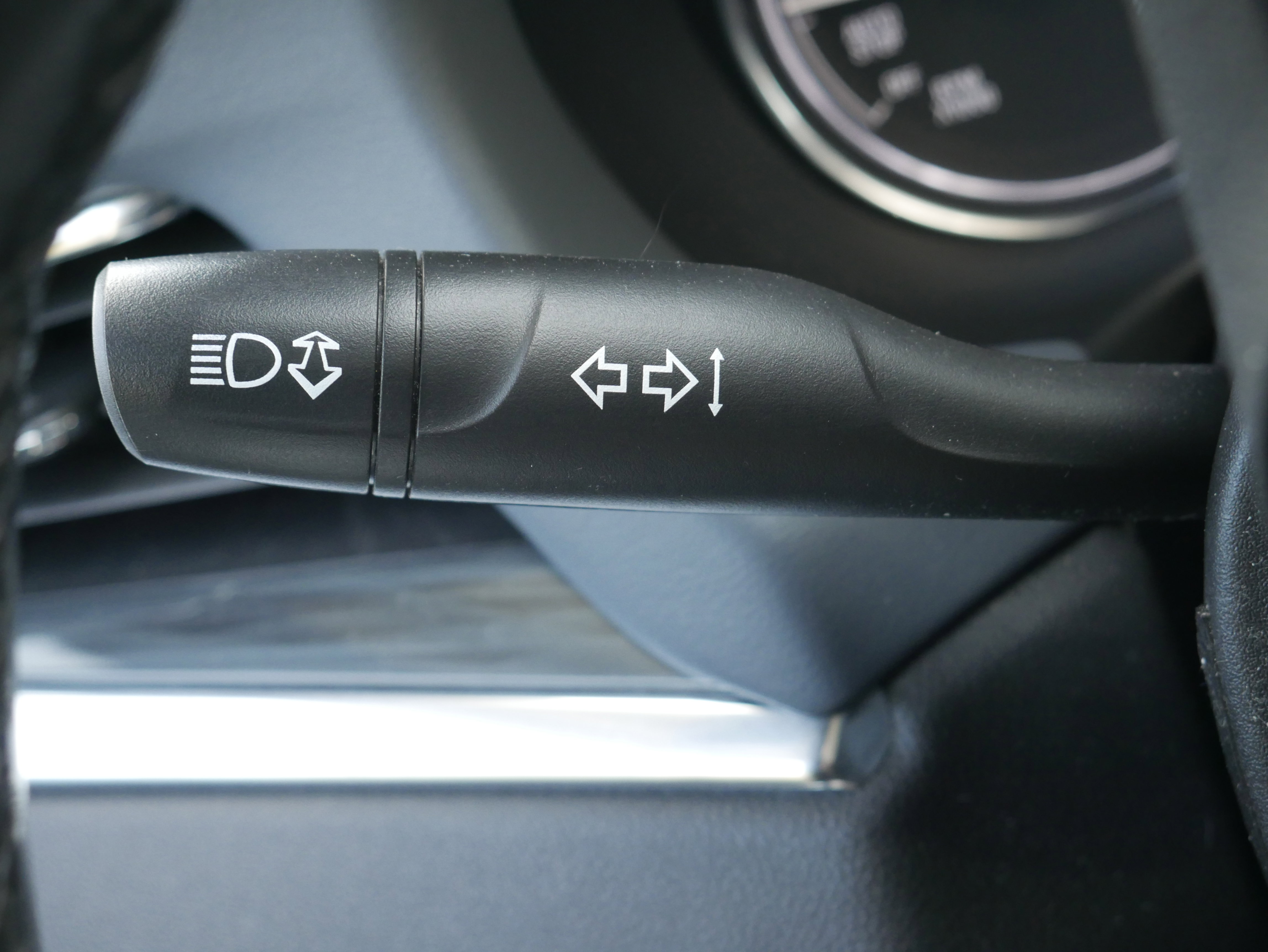 Used 2019 Buick Enclave Essence AWD/4WD image 27