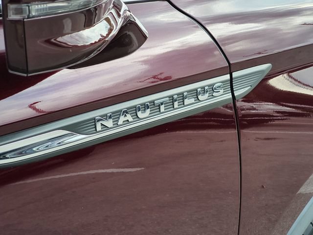 Used 2019 Lincoln Nautilus Select FWD image 10