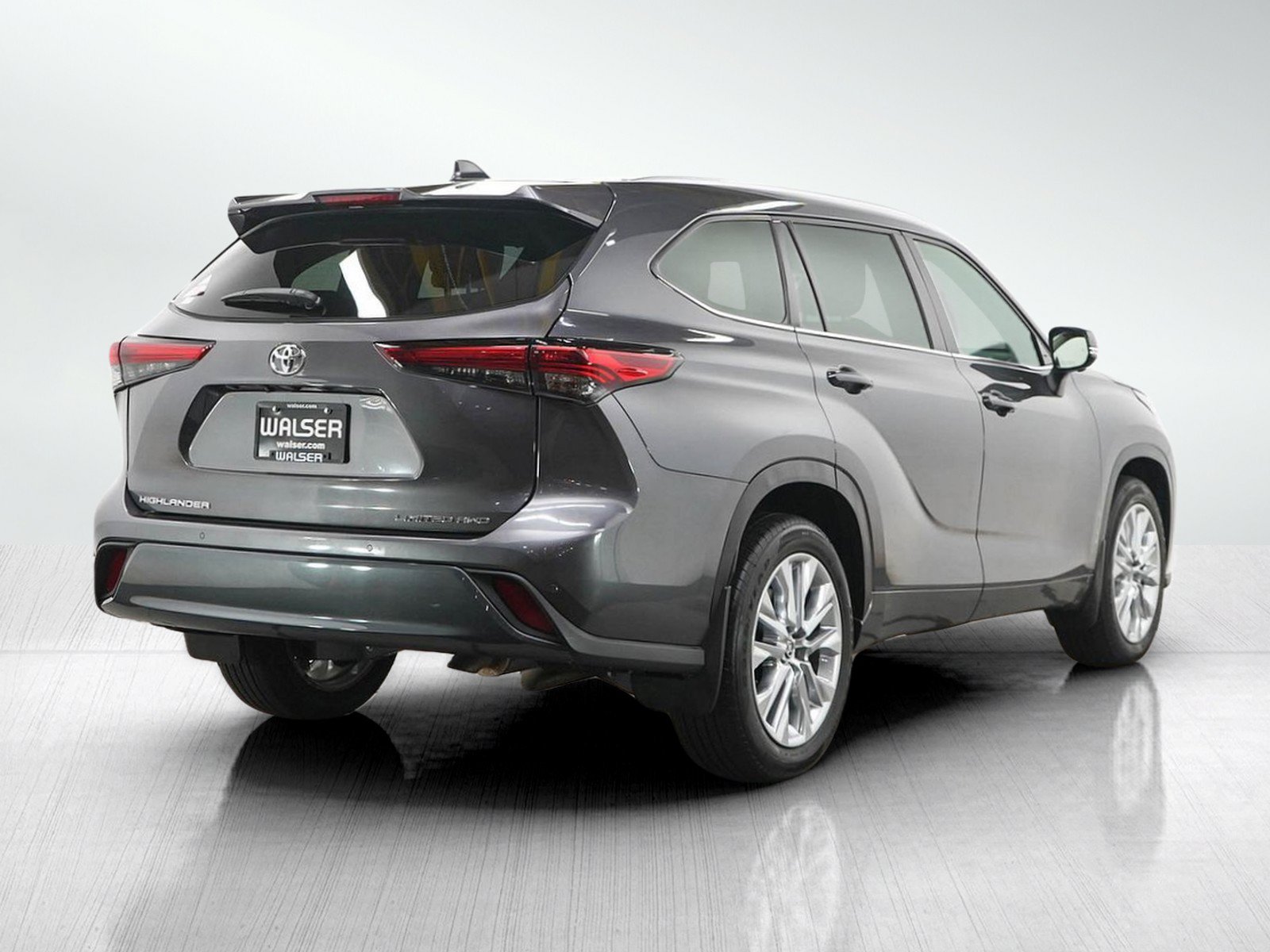 Used 2023 Toyota Highlander Limited AWD/4WD image 5