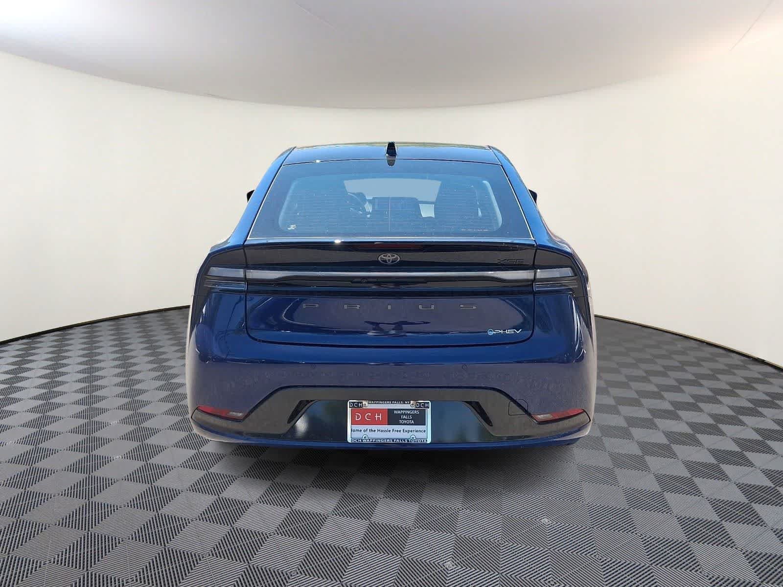 New 2026 Toyota Prius Plug-In Hybrid FWD image 5
