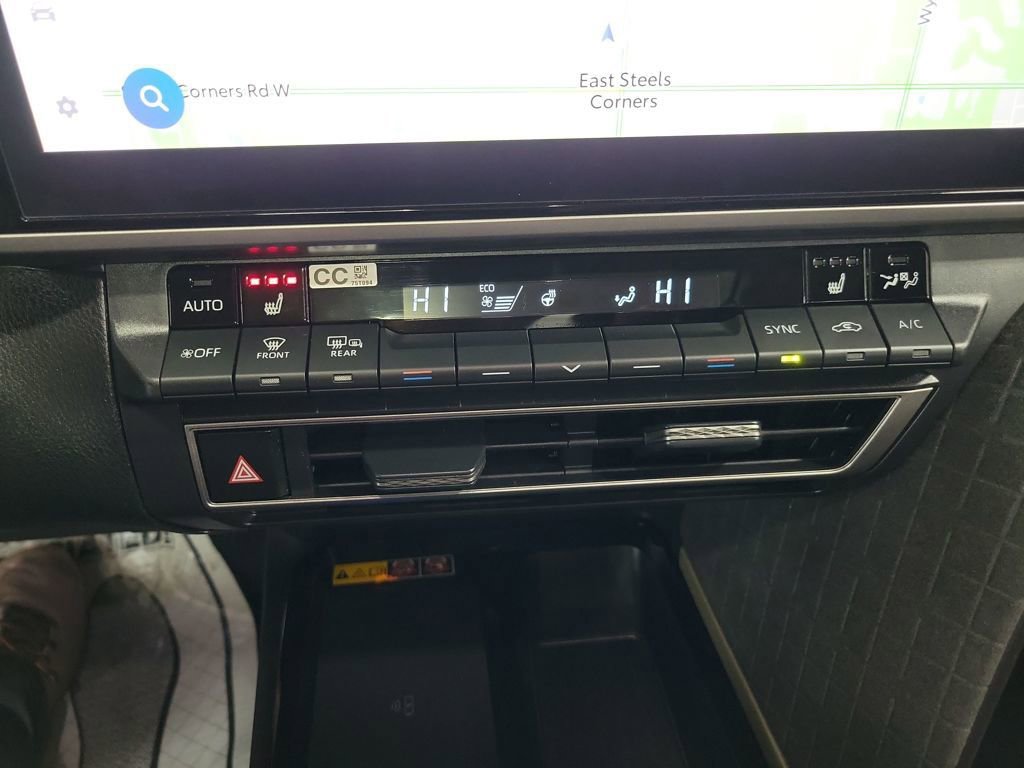 Used 2025 Toyota Camry XLE image 17