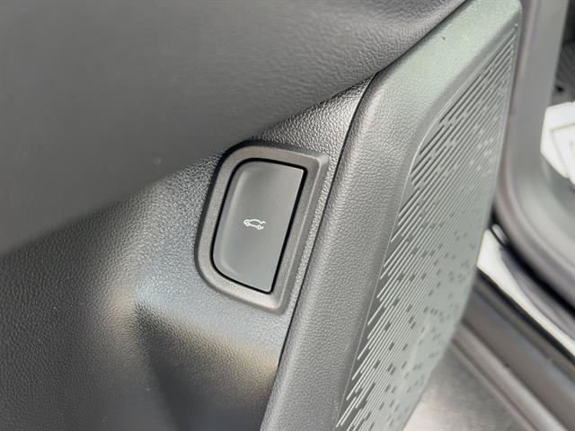 New 2026 Chevrolet Equinox ACTIV w/ Convenience Package III FWD image 10
