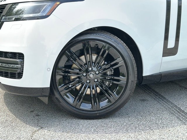 New 2025 Land Rover Range Rover Long Wheelbase SE image 2