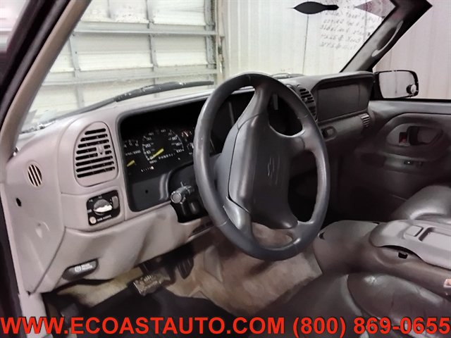 Used 1997 Chevrolet Suburban 4WD w/ Preferred Equipment Group 3 image 11