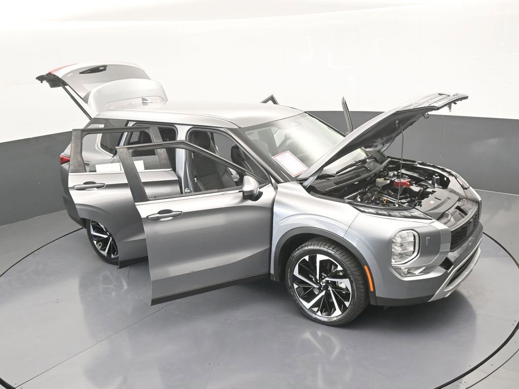 Used 2022 Mitsubishi Outlander SE image 76