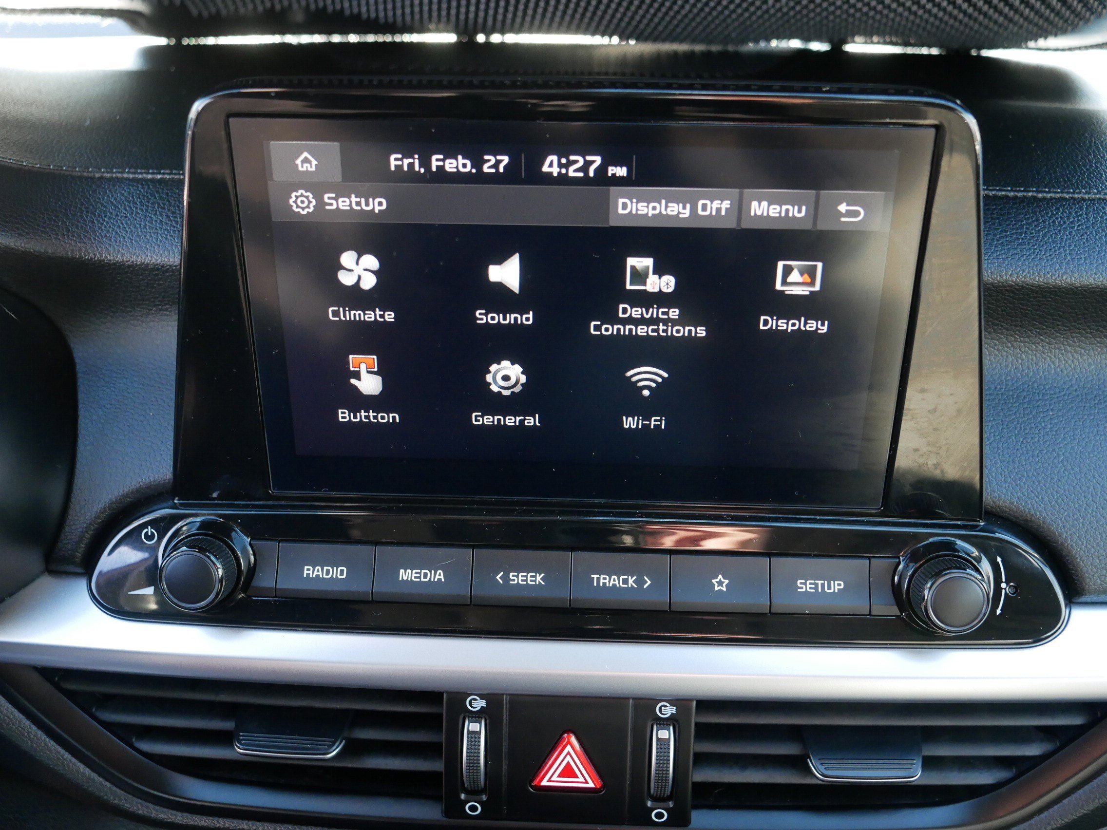 Certified 2024 Kia Forte LXS w/ LXS Technology Package image 30