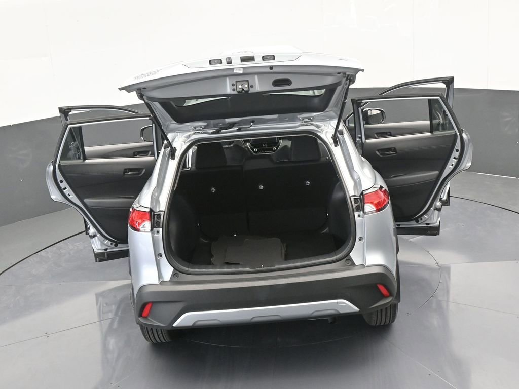 Used 2023 Toyota Corolla Cross LE image 62