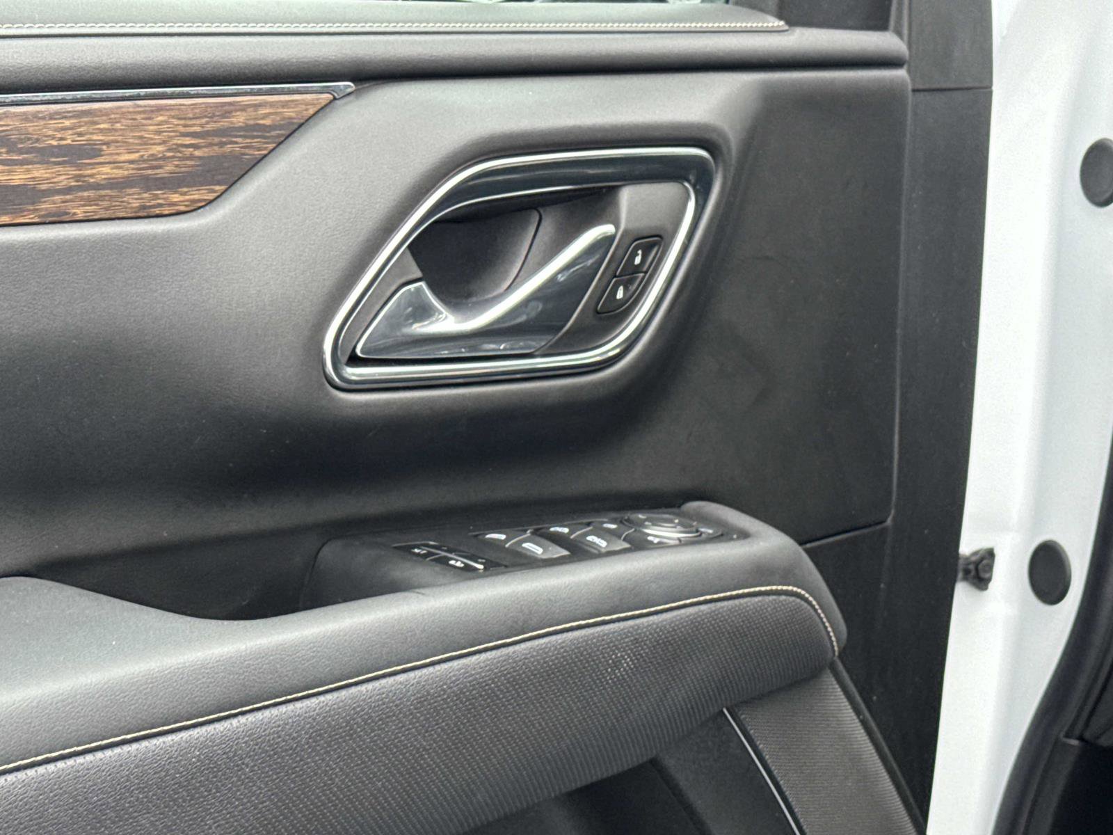 Used 2024 Chevrolet Suburban Premier image 20