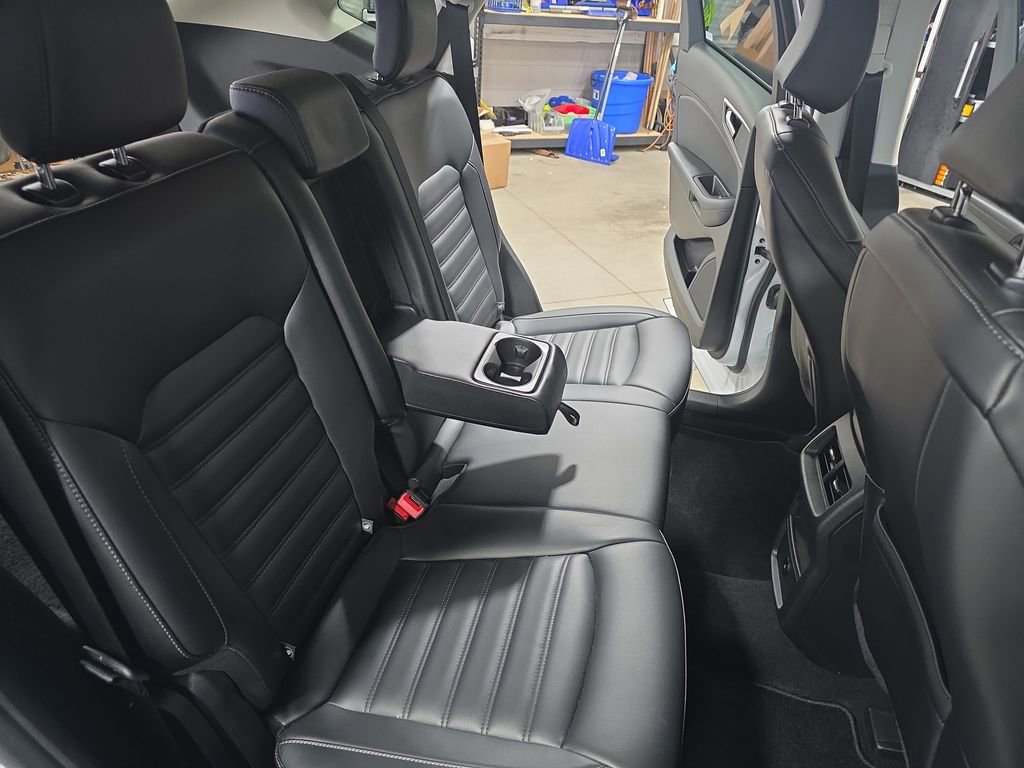 Used 2024 Ford Edge SEL image 11