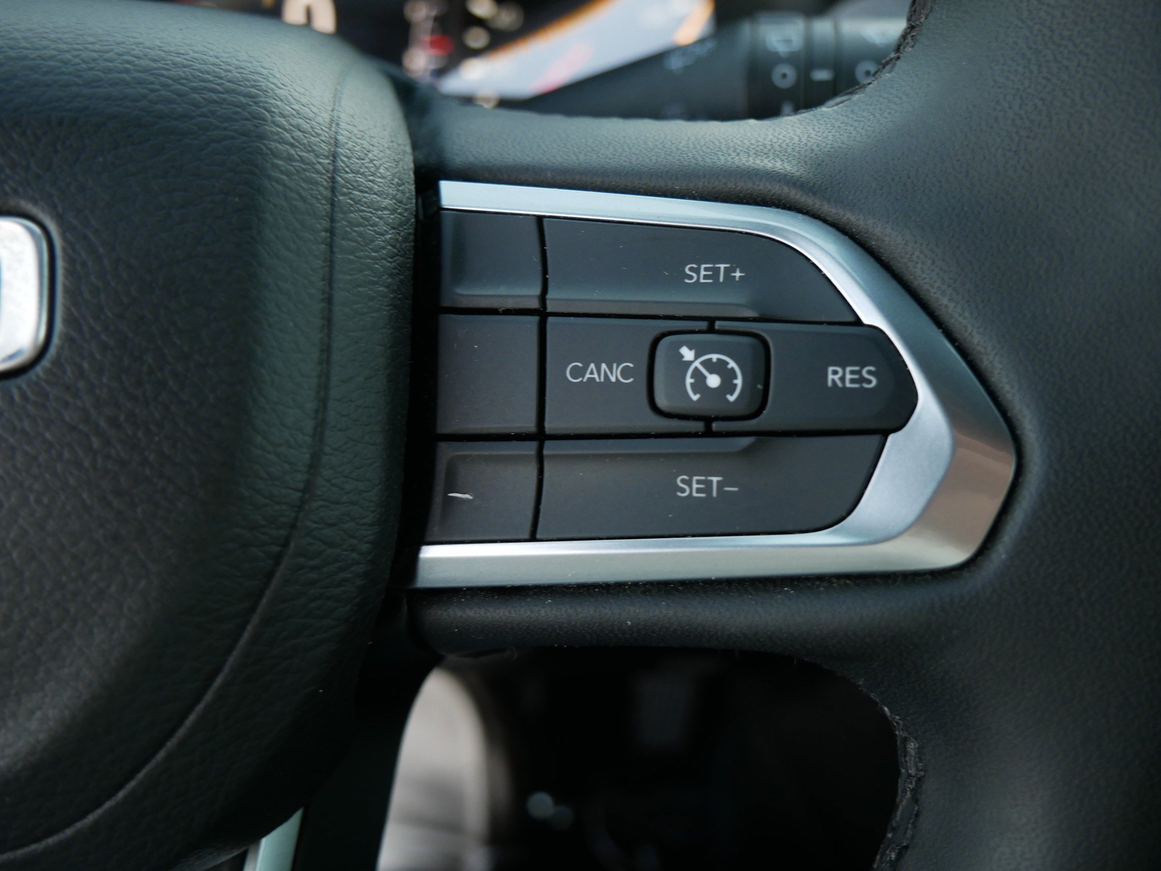 Used 2024 Jeep Compass Latitude image 28