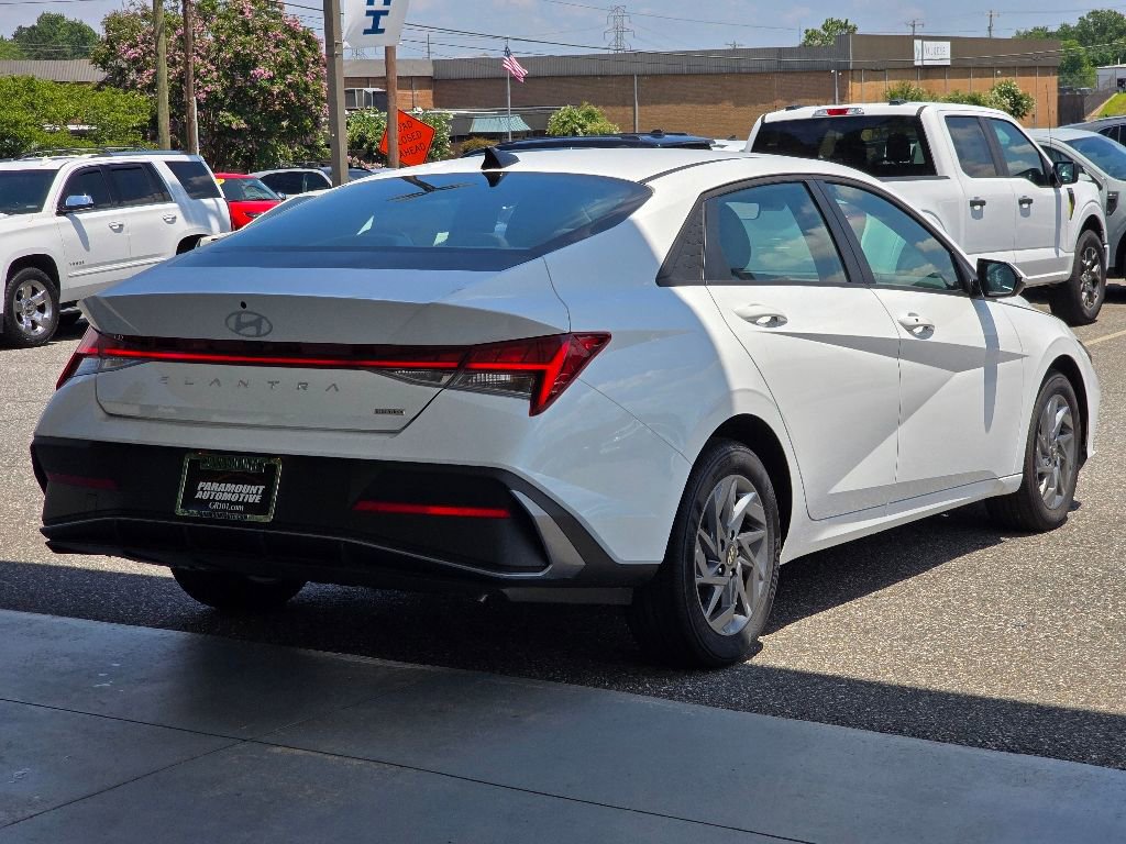 New 2025 Hyundai Elantra Blue image 26