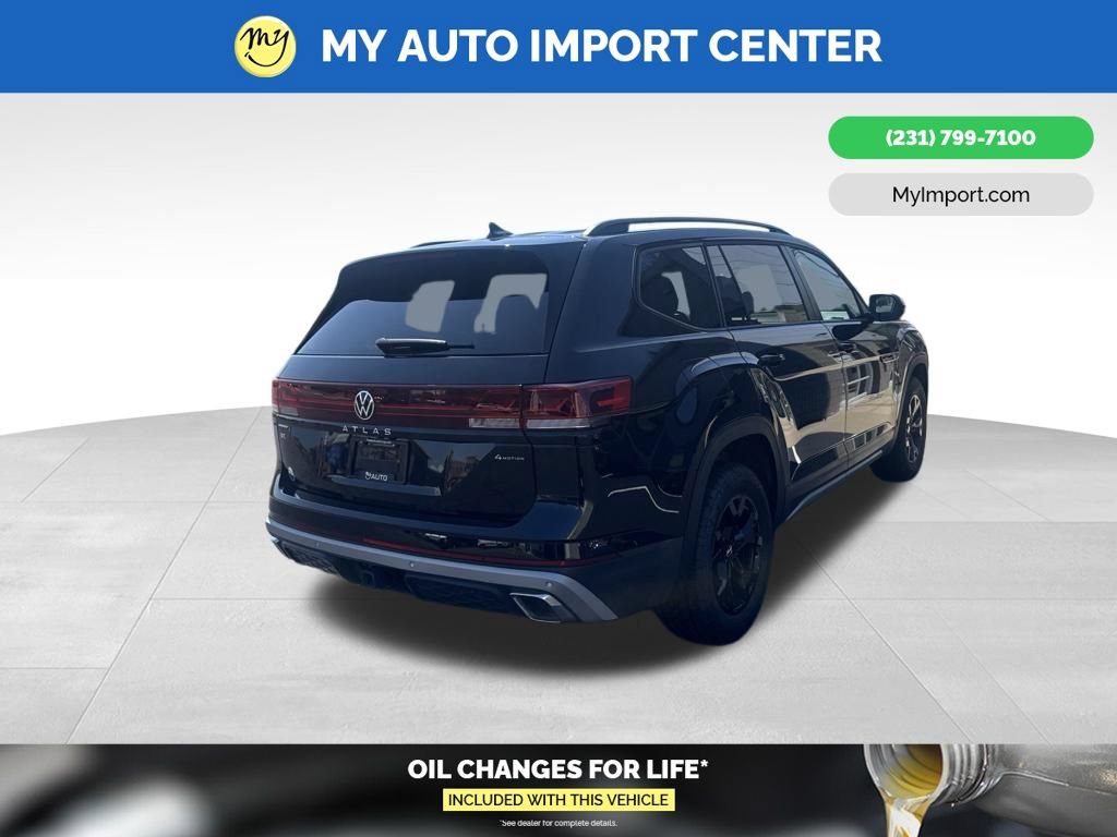 Used 2025 Volkswagen Atlas Peak Edition SE AWD/4WD image 7