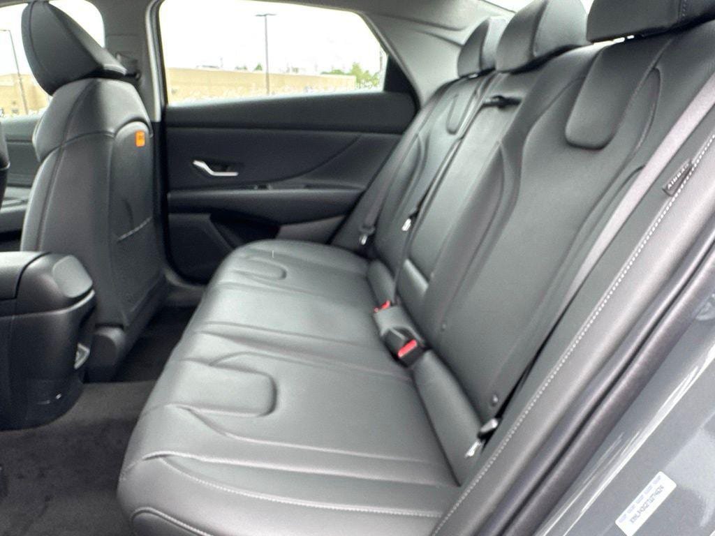 New 2026 Hyundai Elantra Limited FWD image 21
