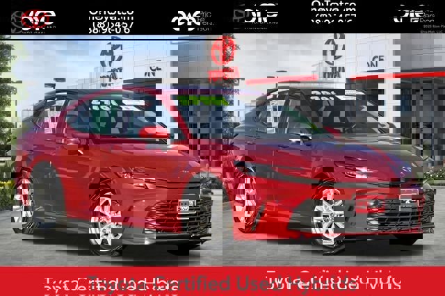 Certified 2025 Toyota Camry LE image 1