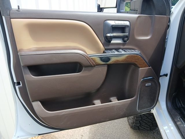 Used 2017 GMC Sierra 2500 Denali w/ Duramax Plus Package AWD/4WD image 57