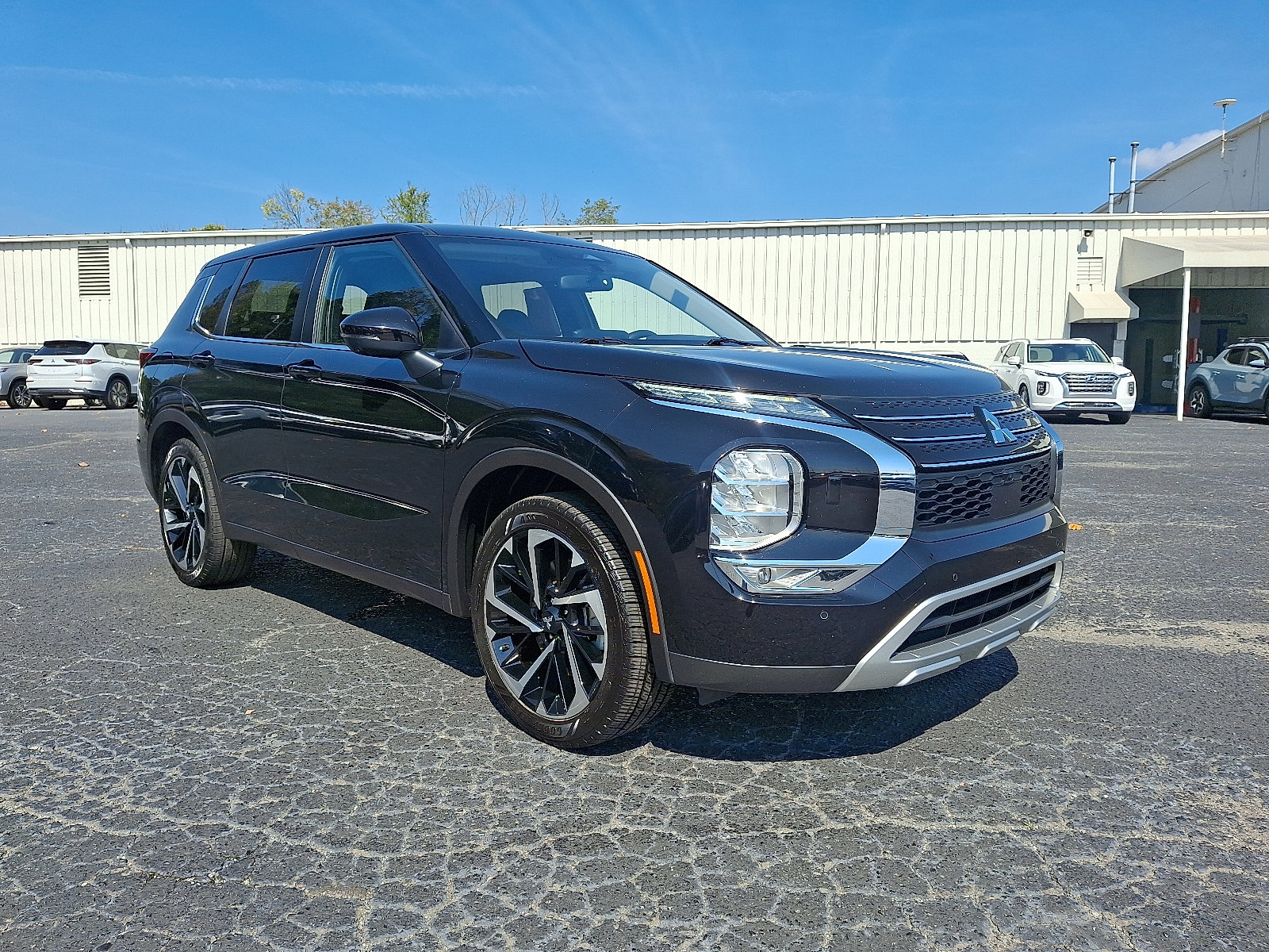 Used 2024 Mitsubishi Outlander SE