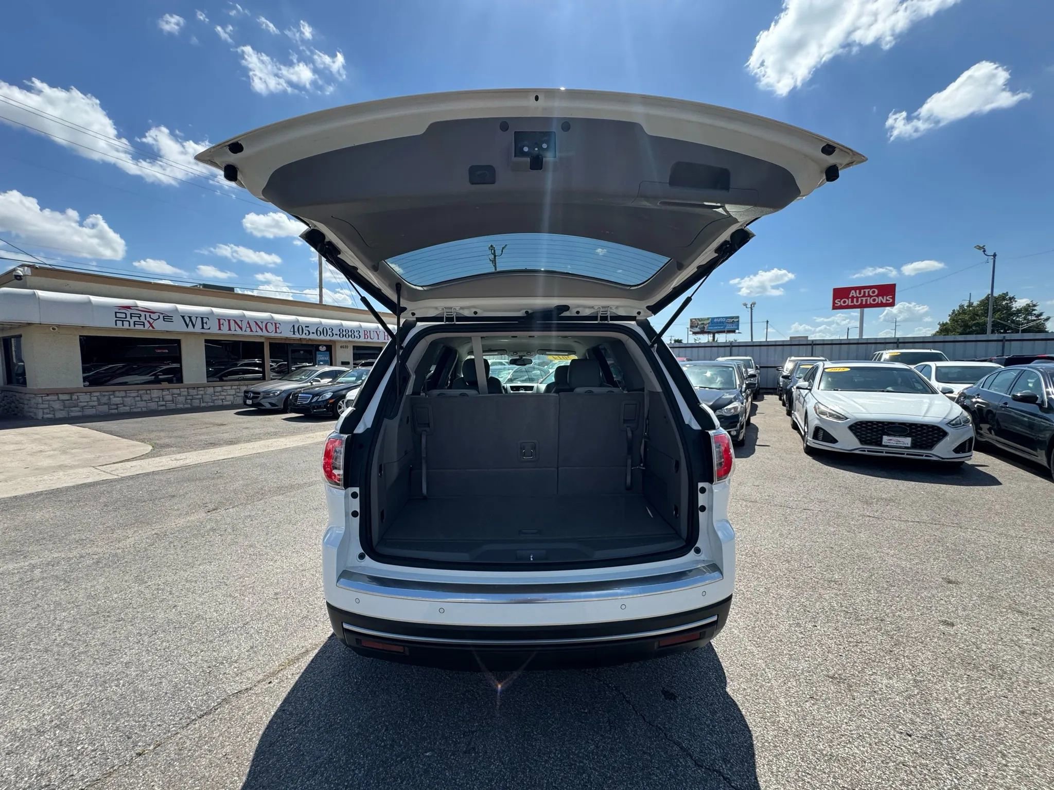 Used 2014 GMC Acadia SLT image 27
