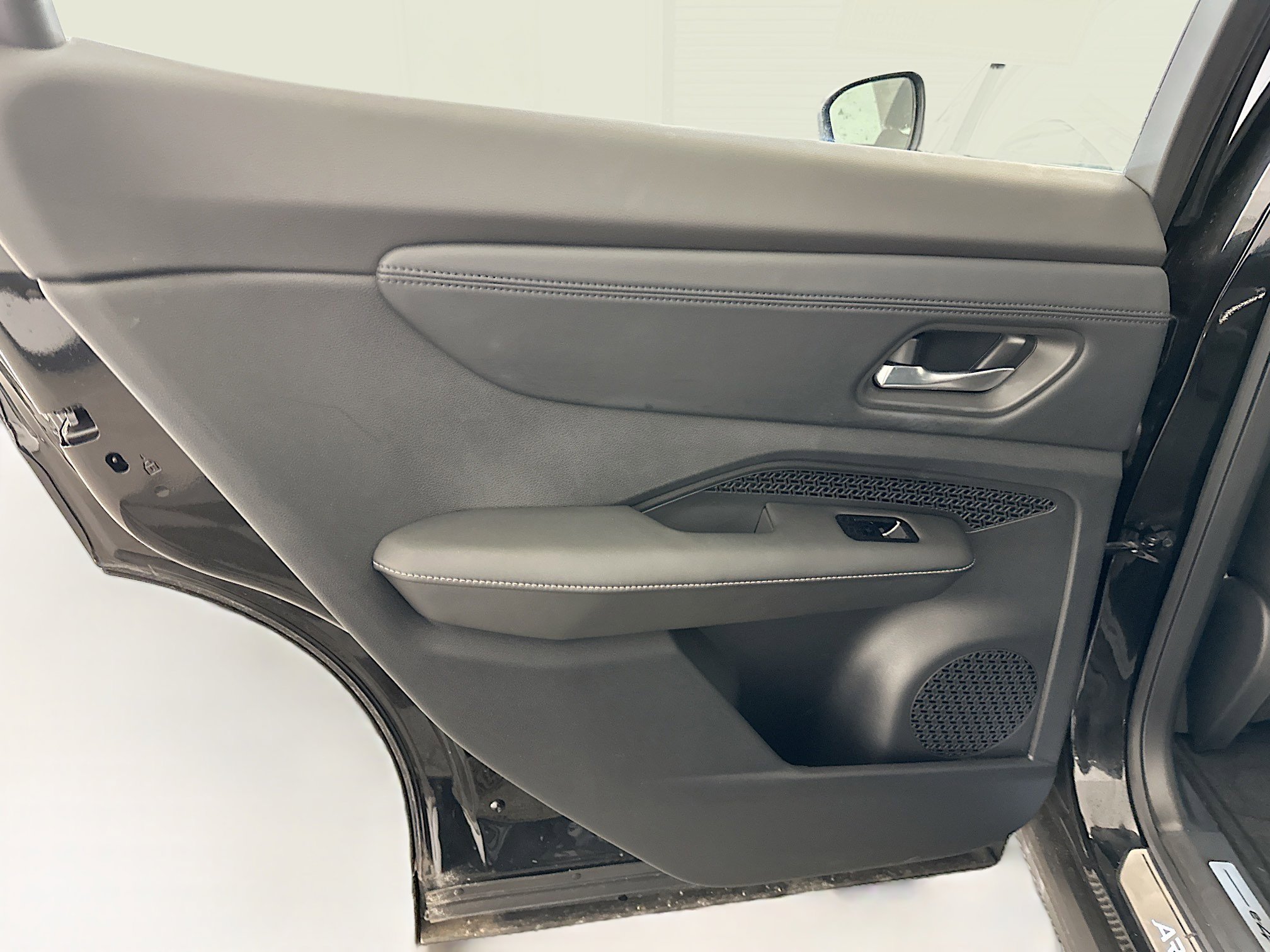 Used 2023 Nissan Ariya AWD image 28