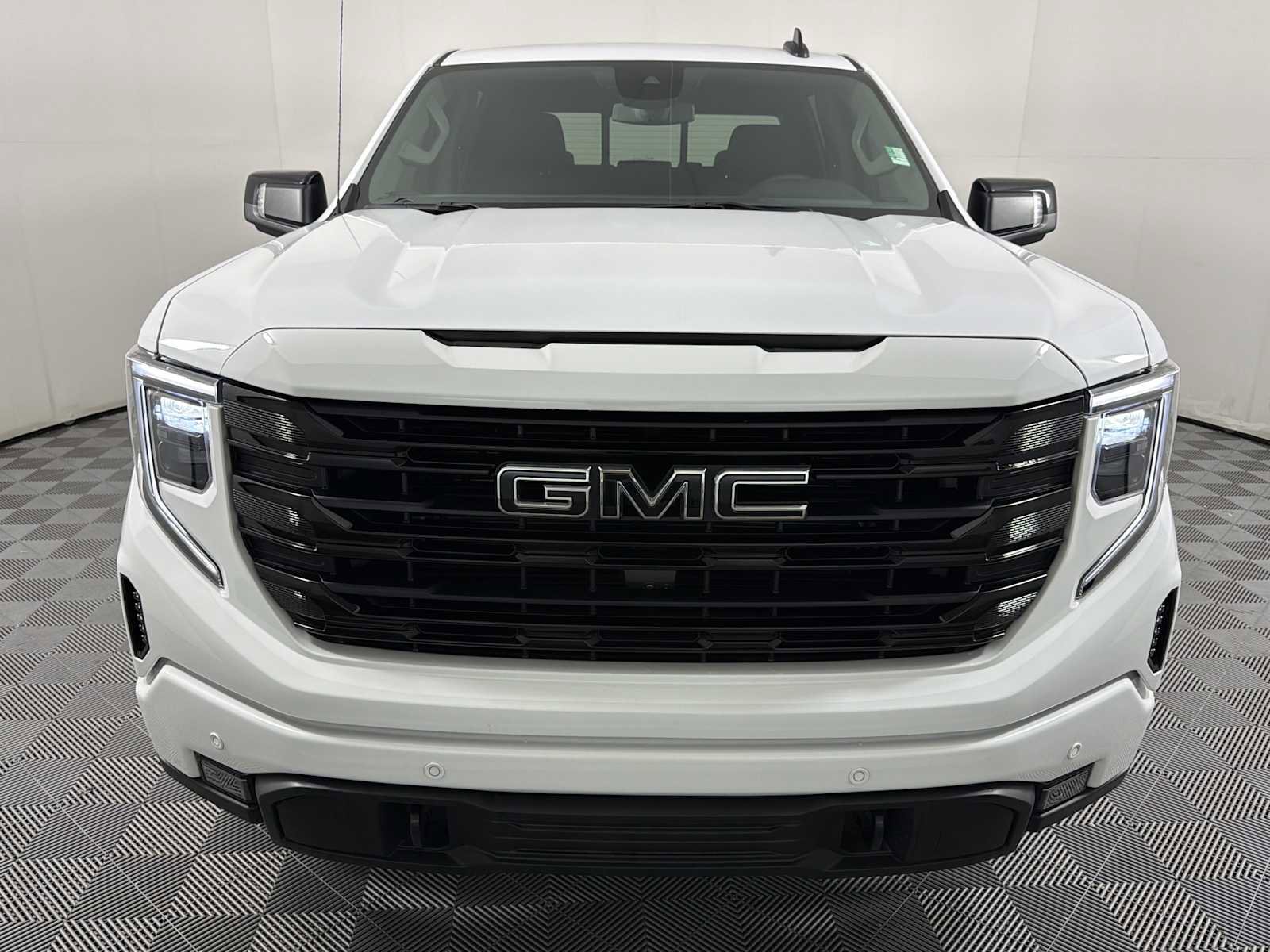 Used 2024 GMC Sierra 1500 Elevation w/ Elevation Premium Package AWD/4WD image 2