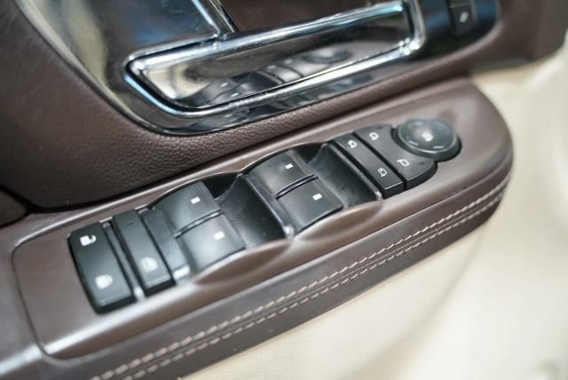 Used 2013 Cadillac Escalade Platinum AWD/4WD image 16
