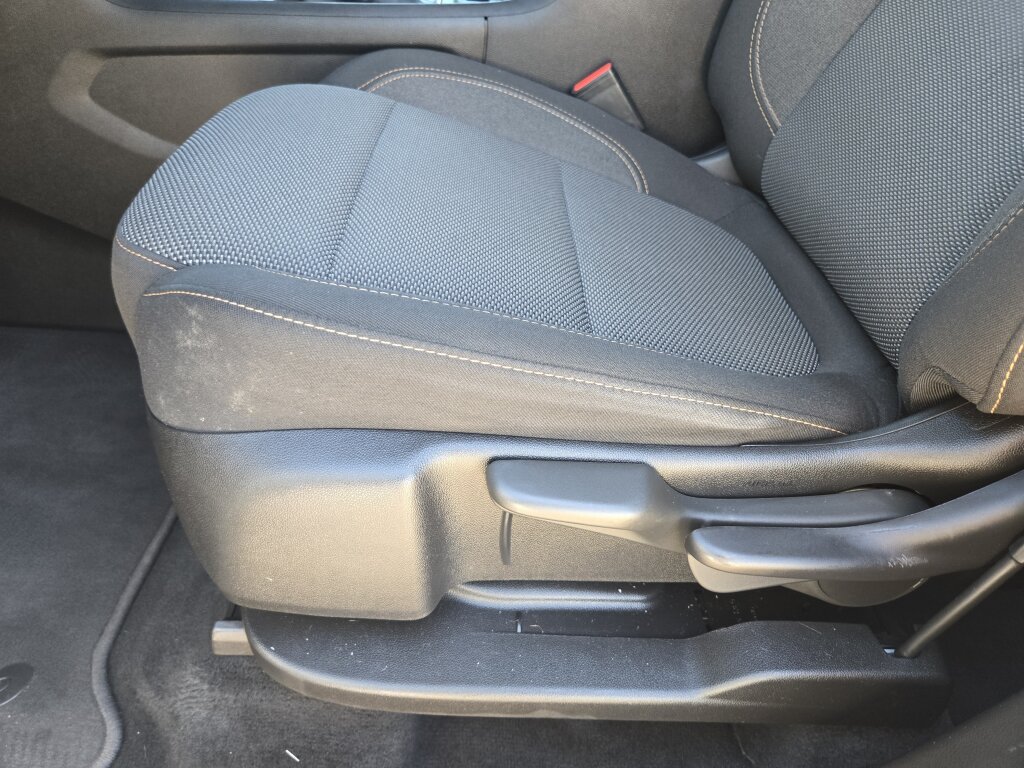 Used 2021 Chevrolet Traverse LS FWD image 9