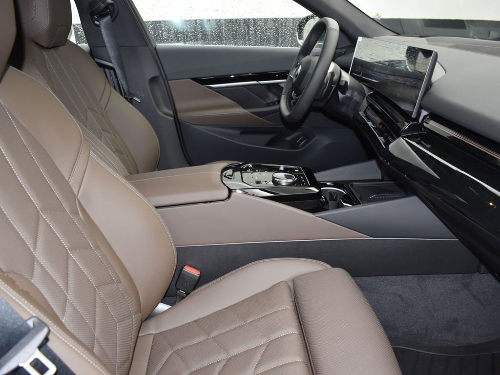 New 2026 BMW 530i w/ Premium Package image 24