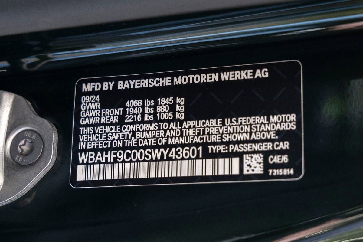 Certified 2025 BMW Z4 M40i w/ Edition image 32