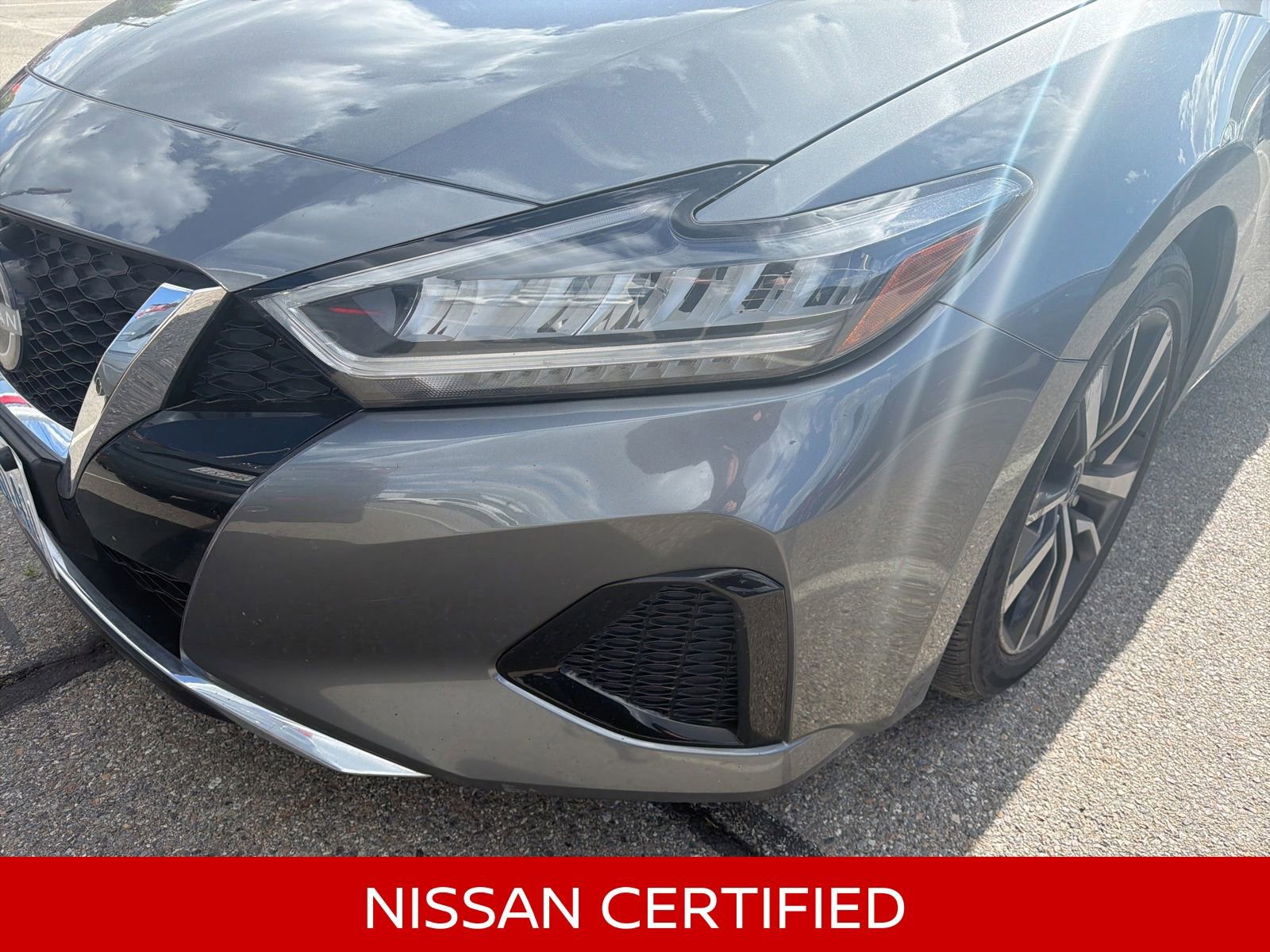Used 2023 Nissan Maxima SV w/ Floor Mat Group FWD image 2