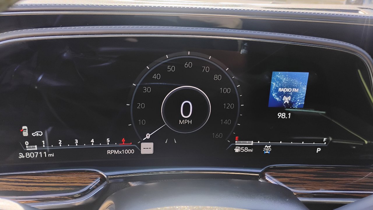 Used 2021 Cadillac Escalade ESV Premium Luxury w/ Driver Assist Tech Package AWD/4WD image 14