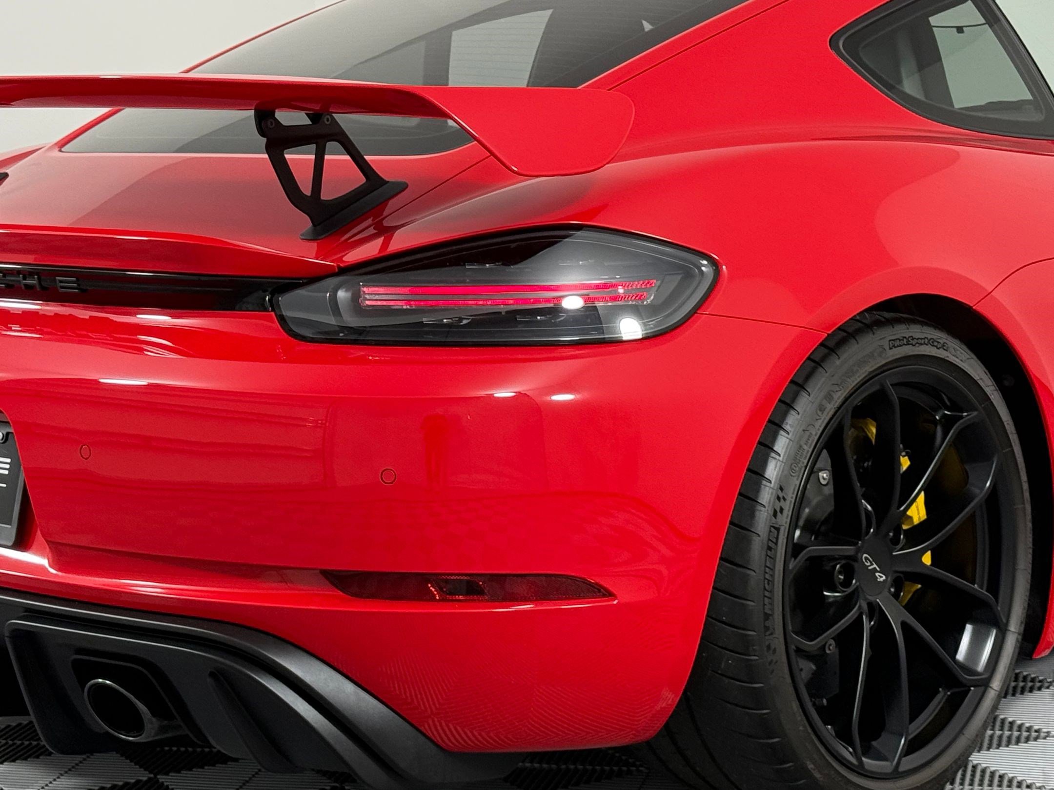 Certified 2022 Porsche 718 Cayman GT4 image 13
