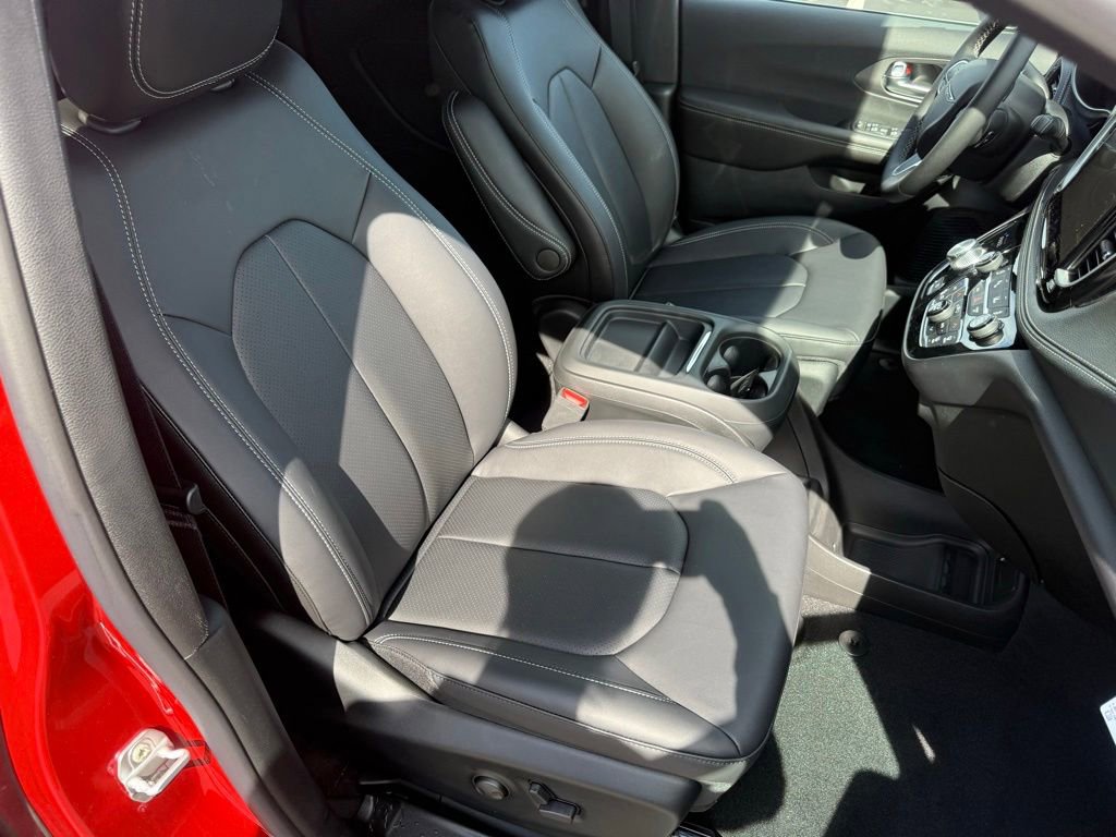 New 2027 Chrysler Pacifica Select FWD image 61