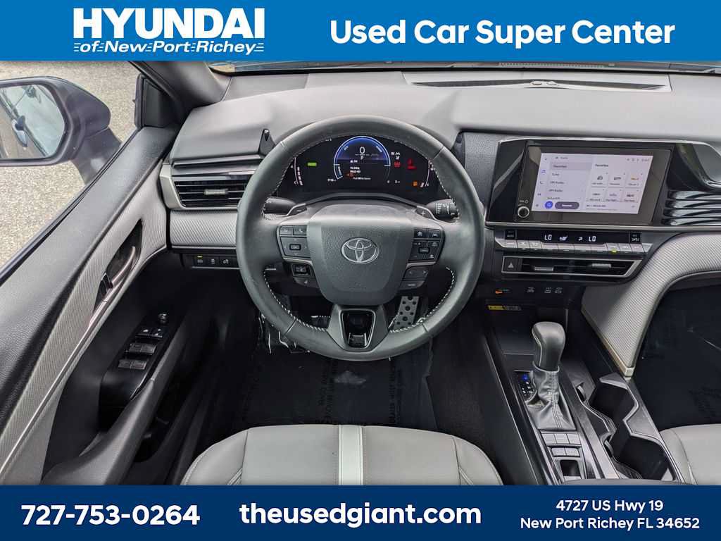 Used 2025 Toyota Camry SE FWD image 19