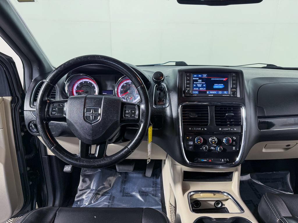 Used 2019 Dodge Grand Caravan SXT FWD image 16