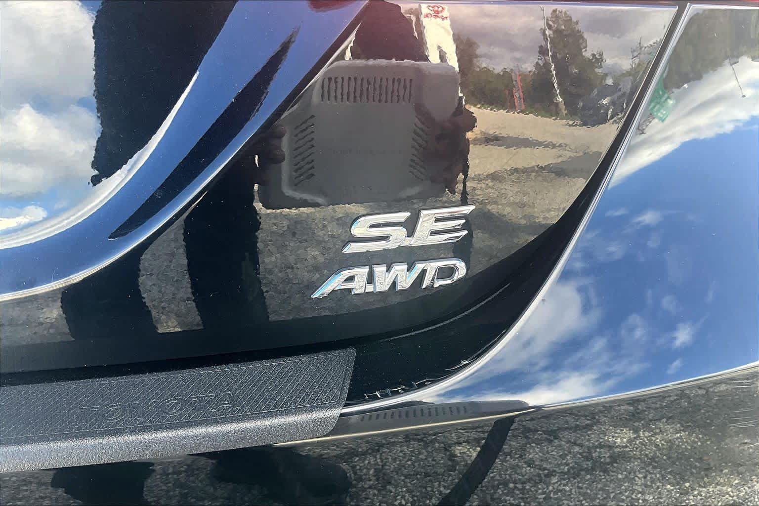 Used 2024 Toyota Camry SE AWD/4WD image 10