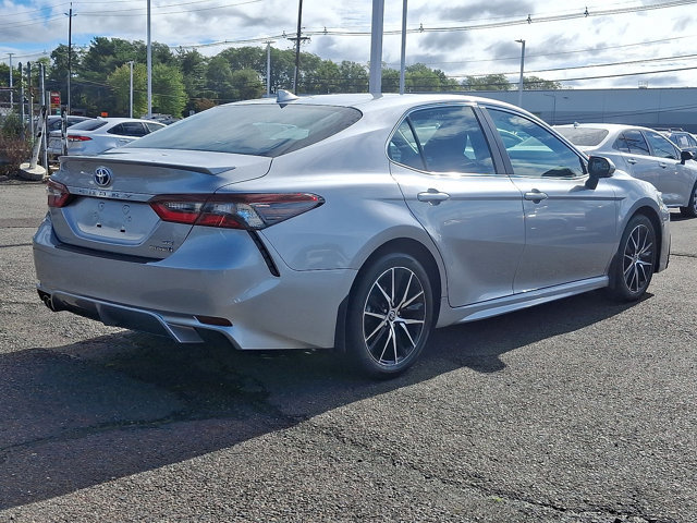 Used 2024 Toyota Camry SE w/ Cold Weather Package FWD image 24
