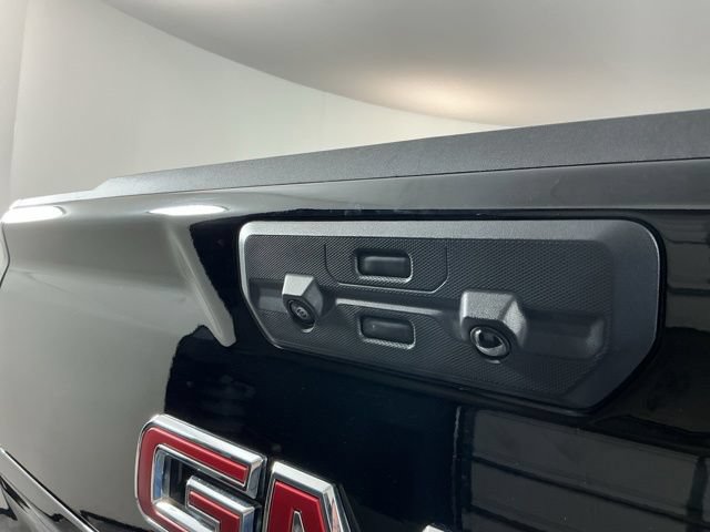 Used 2025 GMC Sierra 1500 Denali w/ Denali Reserve Package AWD/4WD image 9