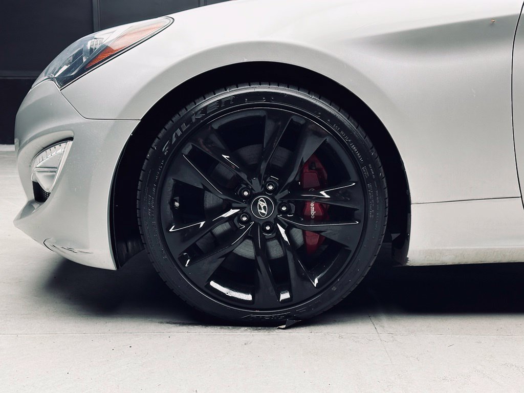 Used 2016 Hyundai Genesis Coupe 3.8 RWD image 32